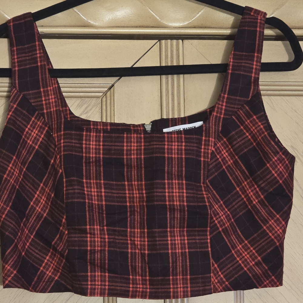 Steve Madden Orchard Crop Top in Red Plaid. Multiple sizes. Red and black - Picture 3 of 16